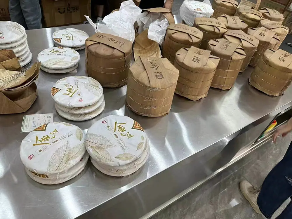 温州回收大益普洱茶2015年生茶熟茶图3